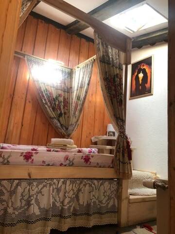 Фото номера Двухместный номер с 1 кроватью Гостевой дом Căsuța din Povești г. Arada 4