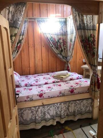 Фото номера Двухместный номер с 1 кроватью Гостевой дом Căsuța din Povești г. Arada 5